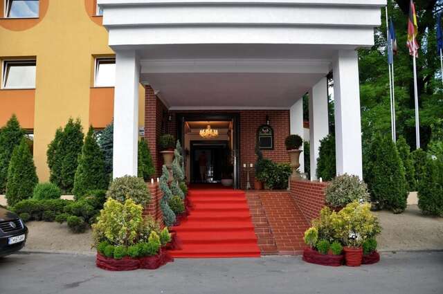 Отель Hotel Royal Plaza Тимишоара-7